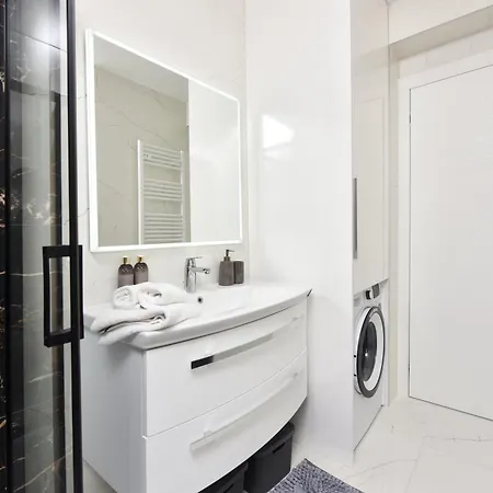 Garden Retreat - Free Parking & Cozy Yard Apartment *