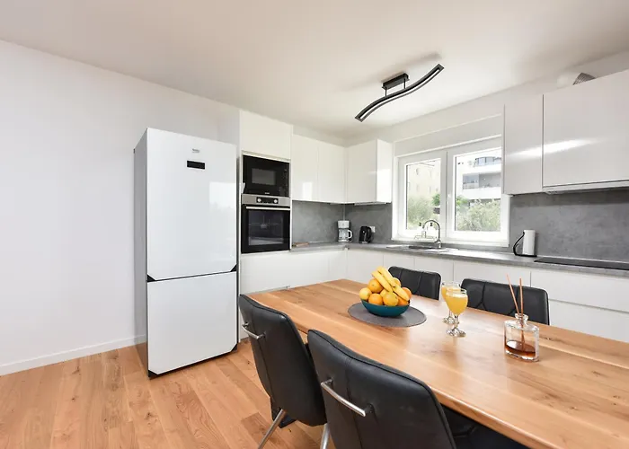 아파트 Apartment Garden Retreat - Free Parking & Cozy Yard 자다르